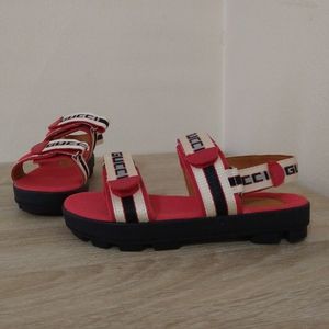 NWOT Gucci Kids Double Strap Logo Sandals